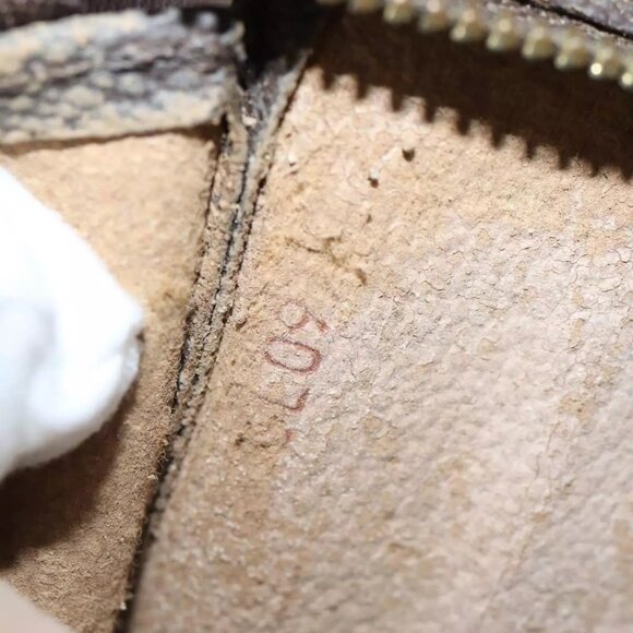 LOUIS VUITTON Monogram Poche Toilette 15 Pouch LV Auth - Picture 14 of 16